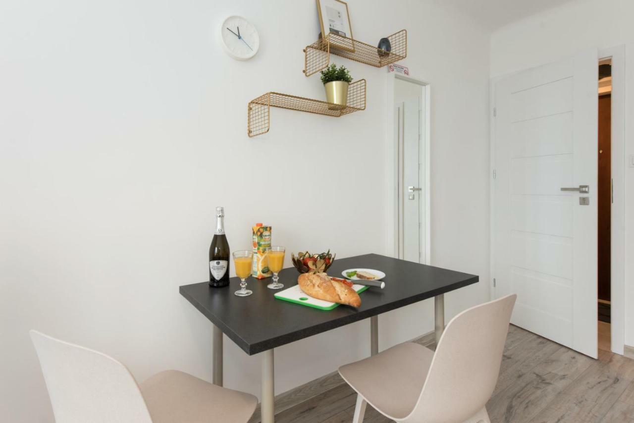 Superapart Belwederska A Ministudio, Balcony, Kitchen, Pet-Friendly, Tv & Wifi Varsó Kültér fotó